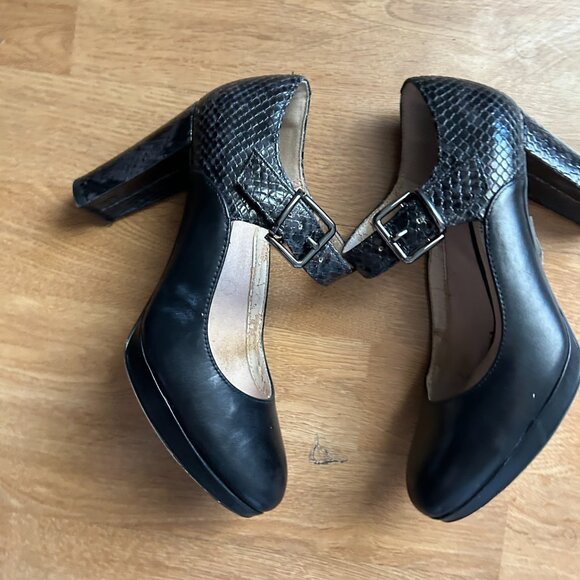 Flight Attendant Cabin Crew Worn Used Clarks Mary Jane Style Uniform Work Heels - Picture 2 of 4